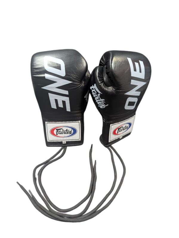 Fairtex BGL6 ONE X Pro Lace Gloves - Image 2