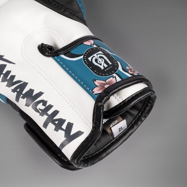 Venum x Tawanchay X Boxing Gloves Blue/White - Image 5